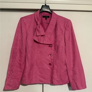 Le Suit Pink Textured Suit size 18
